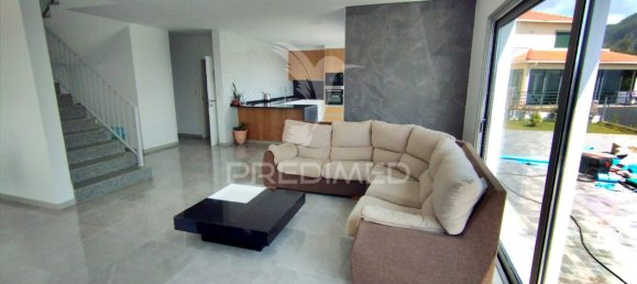 3 bedrooms House in Calheta, Portugal No. 115177 10