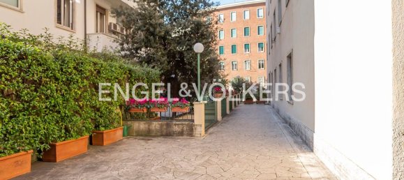 6 rooms Apartment in Rome, Italy No. 68783 3
