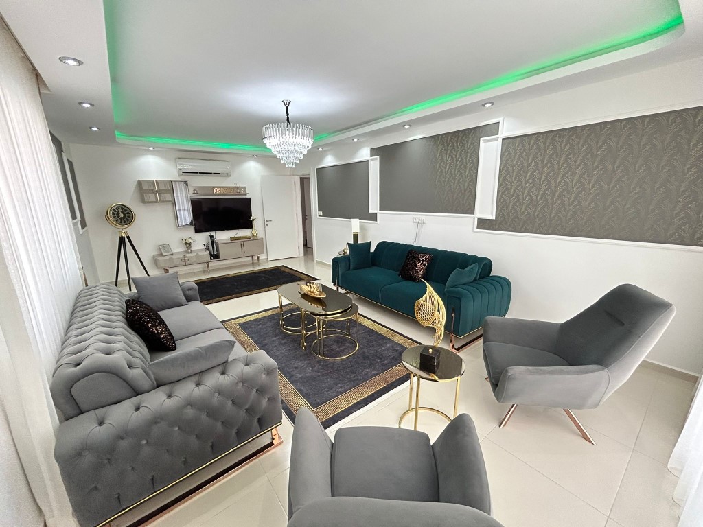 4 rooms Apartment in Mahmutlar, Turkey No. 27303