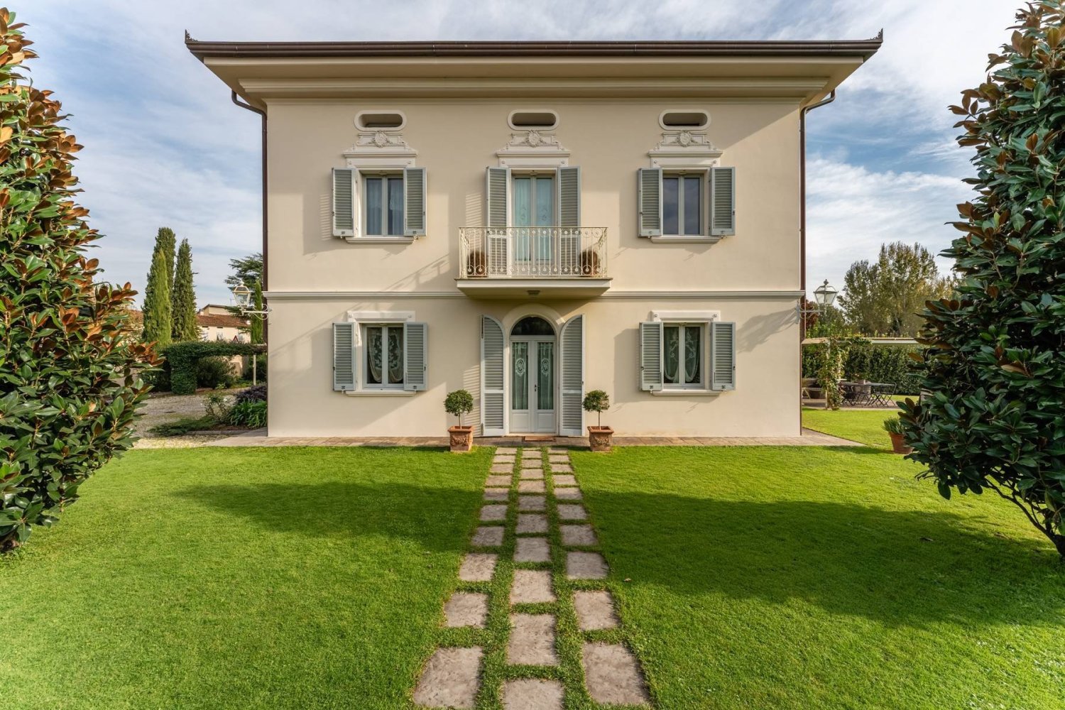 3 bedrooms Villa in Capannori, Italy No. 78391