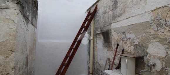 Дом с 3 комнатами в Франкавилла Фонтана, Италия № 24337 13