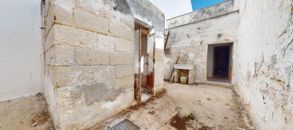 Дом с 3 комнатами в Франкавилла Фонтана, Италия № 24337 10