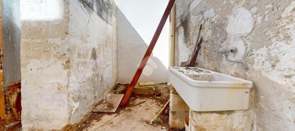 Дом с 3 комнатами в Франкавилла Фонтана, Италия № 24337 6