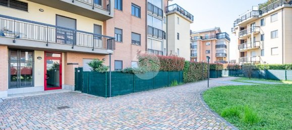 2 bedrooms Apartment in Grugliasco, Italy No. 54756 2