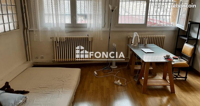 Estudio en Besancon, France No. 360669