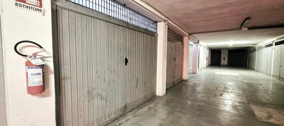 Гараж с 1 комнатой в Брешиа, Италия № 277751 4