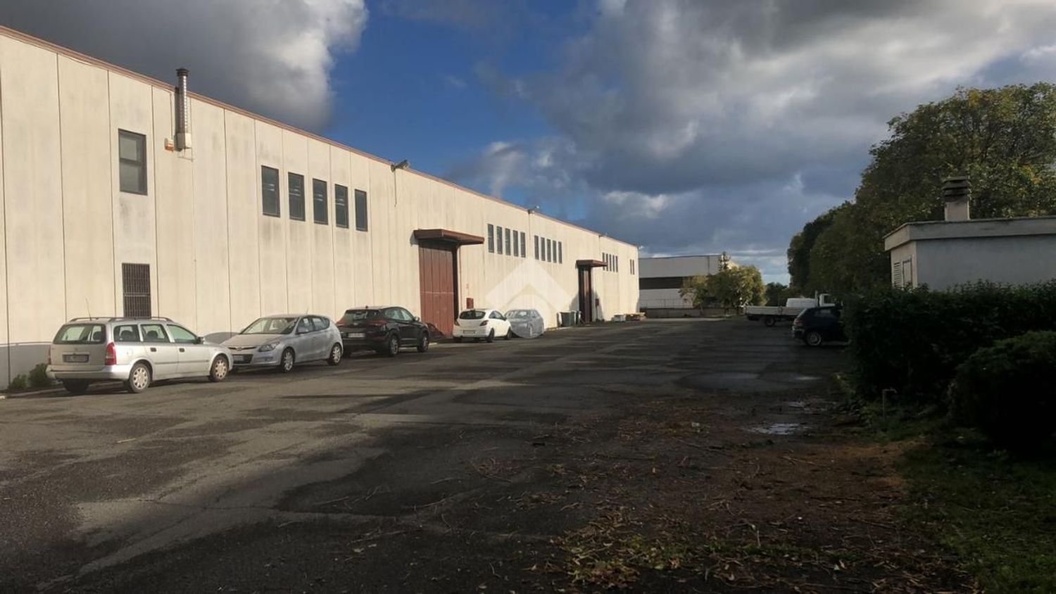 2350m² Warehouse in Albano Laziale, Italy No. 177076