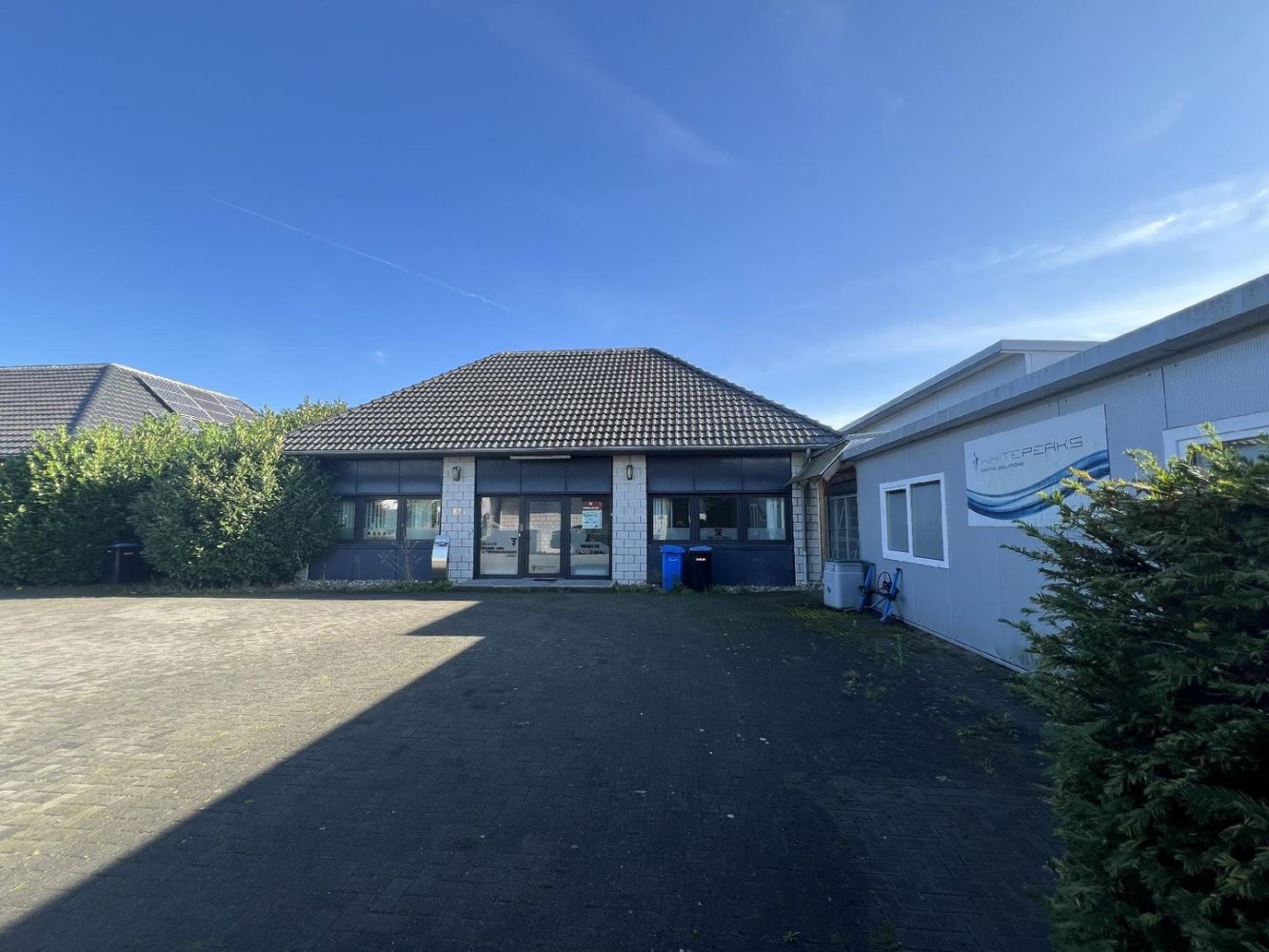 Здание с 4 комнатами в Везель, Германия № 57488