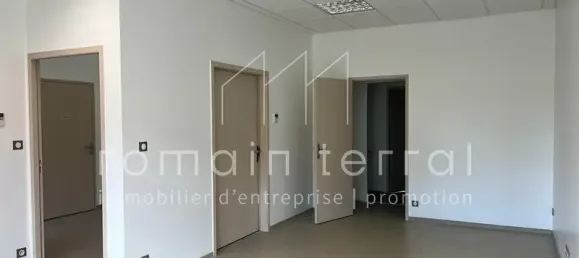 Gewerbliche Immobilie in Limoges, France 194m², Nr. 288904 8