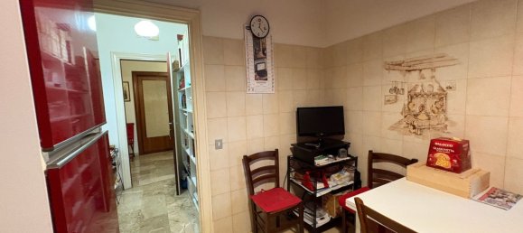 6 rooms Apartment in Rome, Italy No. 44847 44
