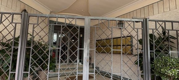 6 rooms Apartment in Rome, Italy No. 44847 8