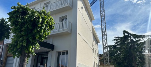 مكتب في Riccione, Italy 77متر مربع رقم 77337 15