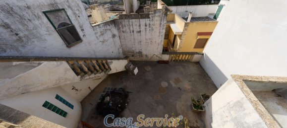 6 rooms House in Tuglie, Italy No. 230589 8