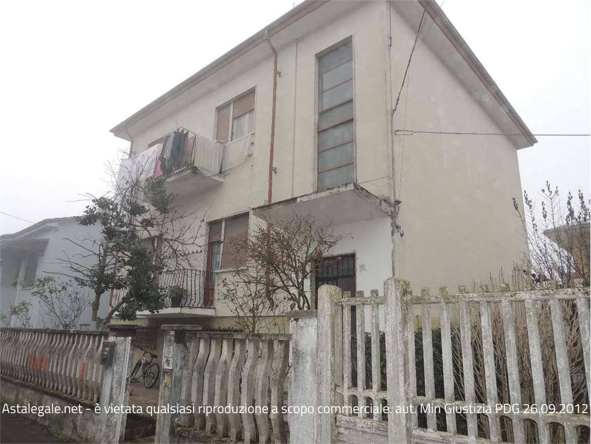 Apartamento de 2 dormitorios en Mortara, Italy No. 222536