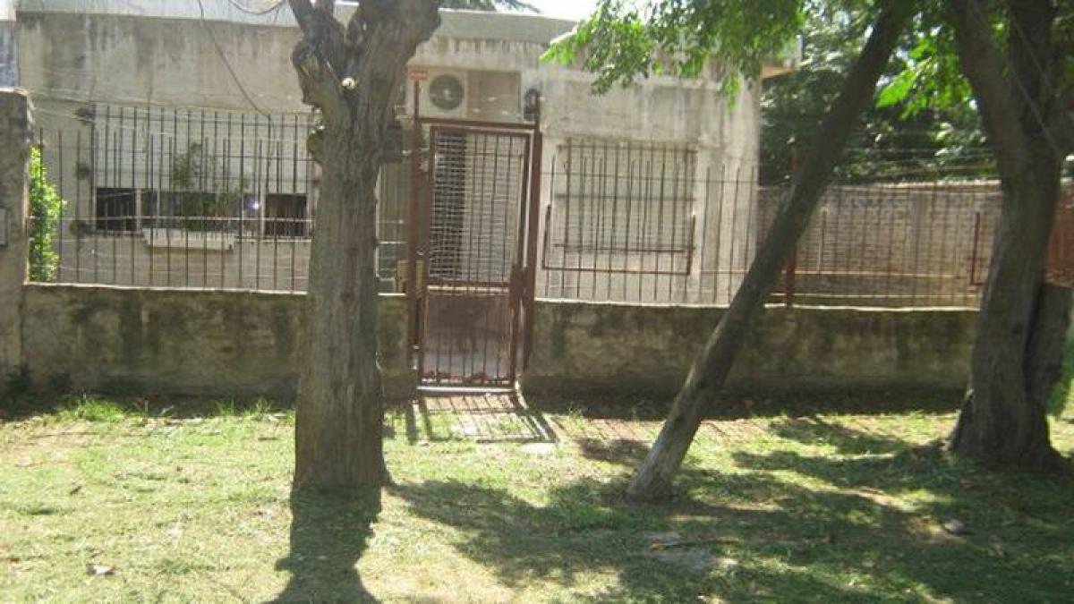 2 bedrooms House in Almirante Brown, Argentina No. 80419