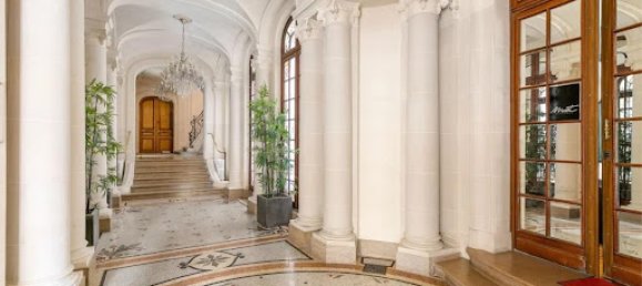 7 bedrooms Apartment in Paris, France No. 168276 9