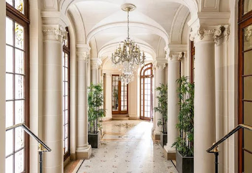 7 bedrooms Apartment in Paris, France No. 168276