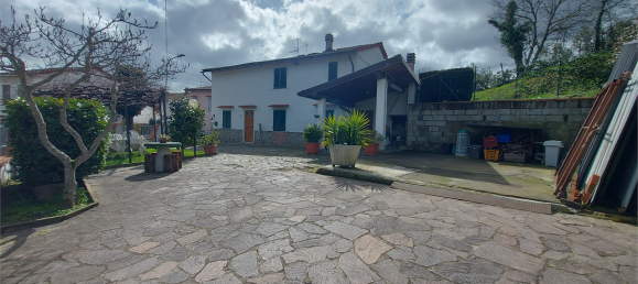 3 bedrooms House in Vernio, Italy No. 152709 2