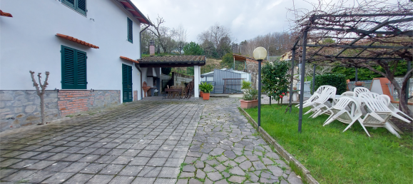 3 bedrooms House in Vernio, Italy No. 152709 4