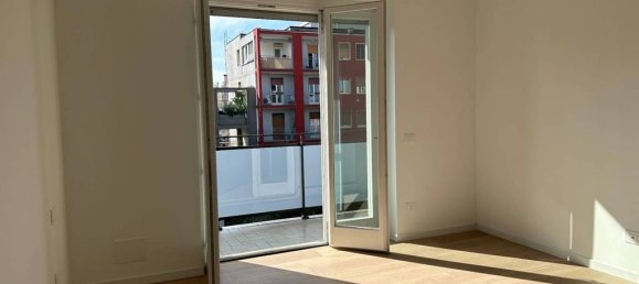 3 bedrooms Apartment in Milan, Italy No. 313937 7