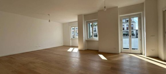 3 bedrooms Apartment in Milan, Italy No. 313937 16