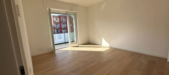 3 bedrooms Apartment in Milan, Italy No. 313937 6