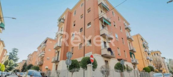 2-salle Appartement à Bologna, Italy No. 35326 30