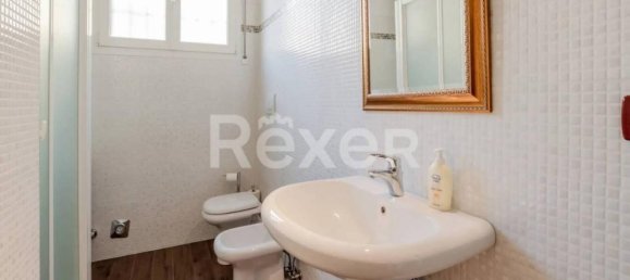 2-salle Appartement à Bologna, Italy No. 35326 18