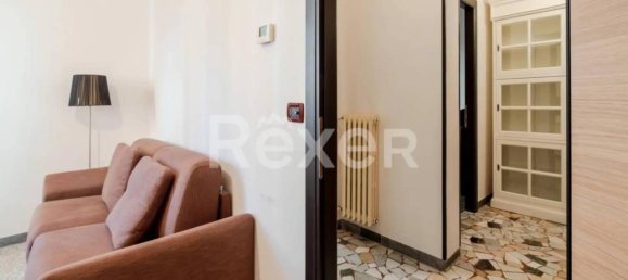 2-salle Appartement à Bologna, Italy No. 35326 7
