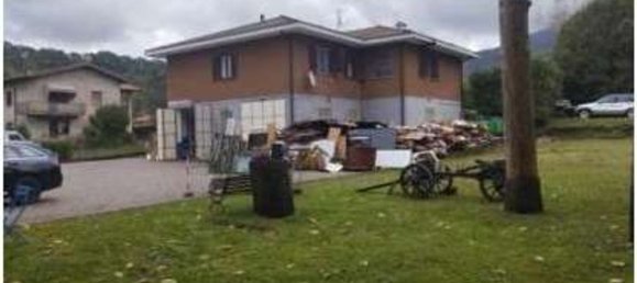 Villa de 5 habitaciónes en Brinzio, Italy No. 200423 2