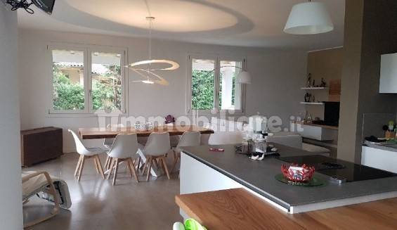 Villa de 3 dormitorios en Gropello Cairoli, Italy No. 227556