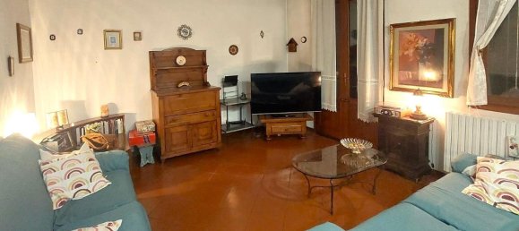 Вилла с 6 комнатами в Прато, Италия № 8611 2