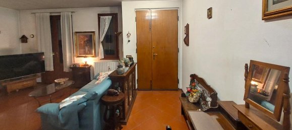 Вилла с 6 комнатами в Прато, Италия № 8611 3