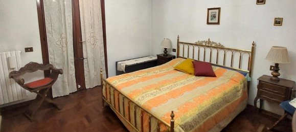 Вилла с 6 комнатами в Прато, Италия № 8611 14