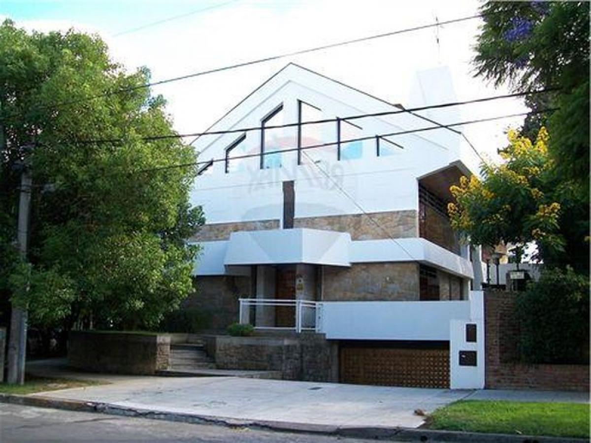 Casa de 6 dormitorios en San Isidro, Argentina No. 59828