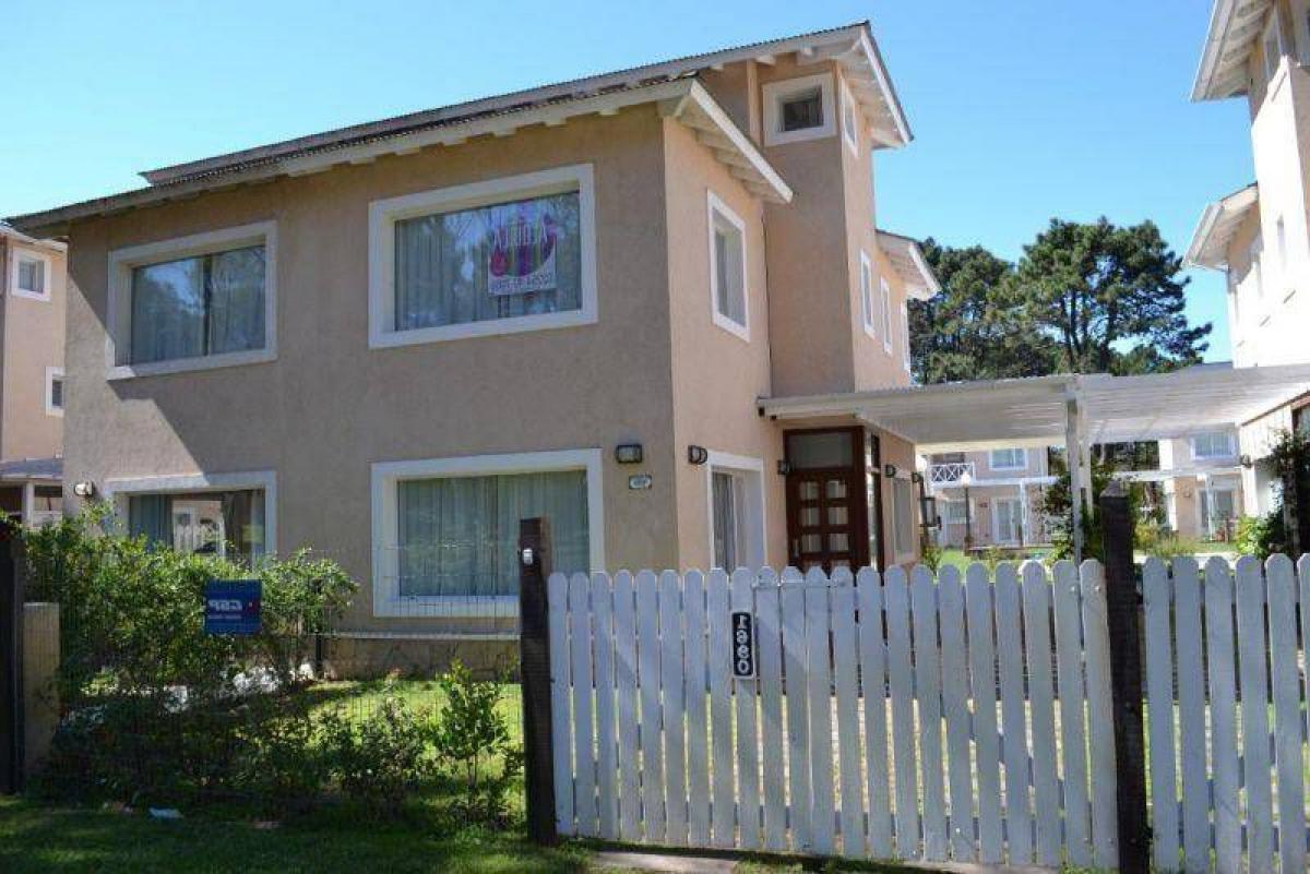 3 bedrooms Apartment in Mar del Plata, Argentina No. 77934