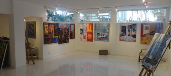 4 bedrooms Villa in Limassol, Cyprus No. 2063 8