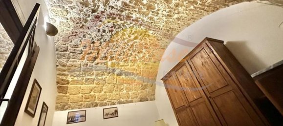 Квартира с 2 комнатами в Сиракузы, Италия № 299576 11