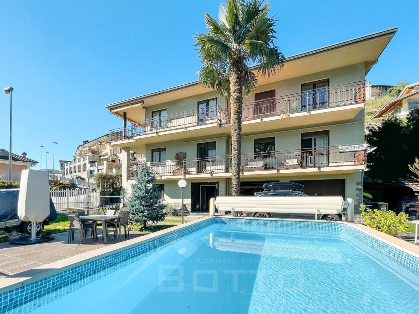 4 bedrooms Apartment in Omegna, Italy No. 107428