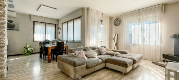 4 bedrooms Apartment in Omegna, Italy No. 107428 2