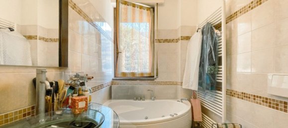 4 bedrooms Apartment in Omegna, Italy No. 107428 9