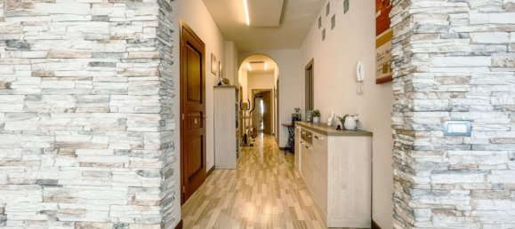 4 bedrooms Apartment in Omegna, Italy No. 107428 17