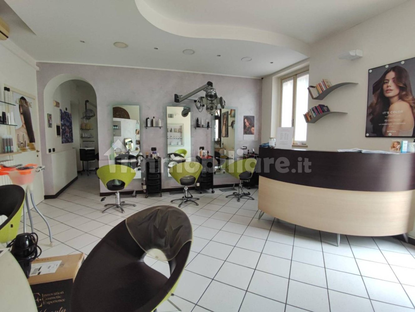 Imóvel comercial de 3 divisões em Fagnano Olona, Italy N.º 361439