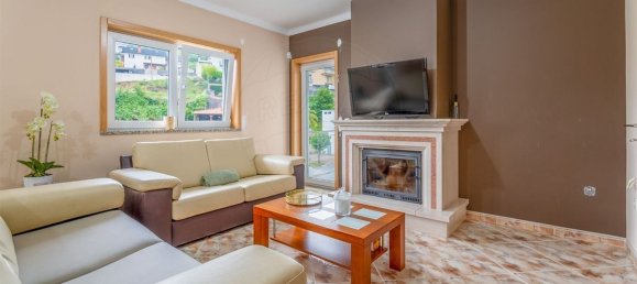 4 bedrooms House in Vale de Cambra, Portugal No. 180632 3