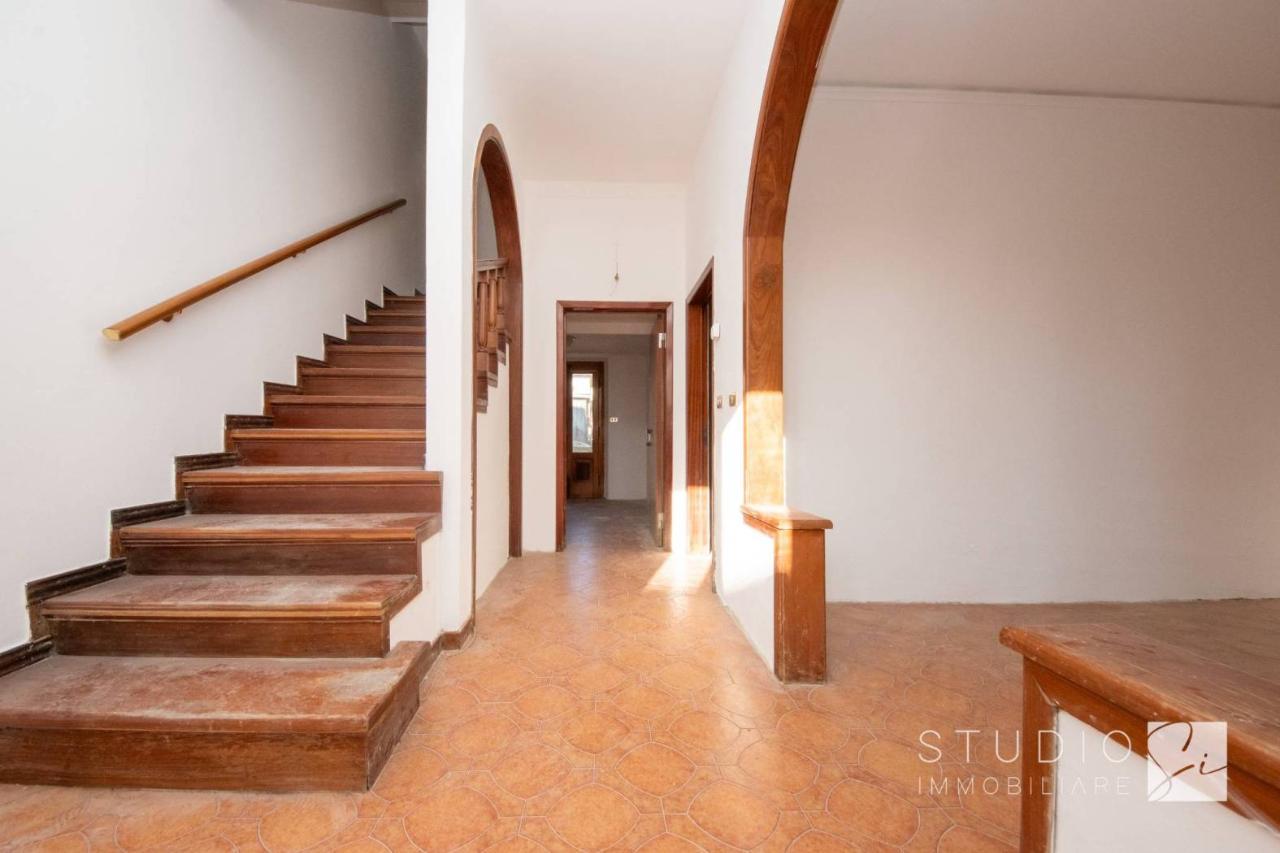 Casa de 7 habitaciónes en Quarrata, Italy No. 25770