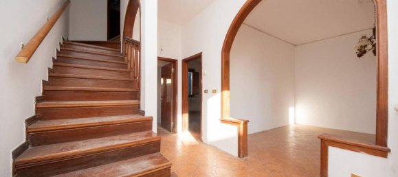 Casa de 7 habitaciónes en Quarrata, Italy No. 25770 7