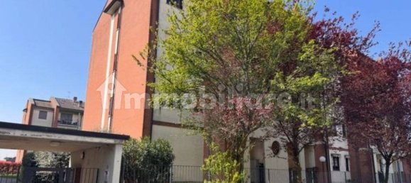 2 Schlafzimmer Wohnung in Limbiate, Italy, Nr. 285484 4