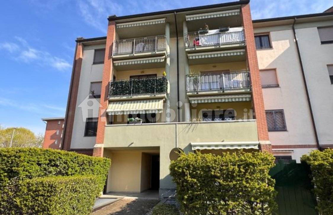 2 Schlafzimmer Wohnung in Limbiate, Italy, Nr. 285484