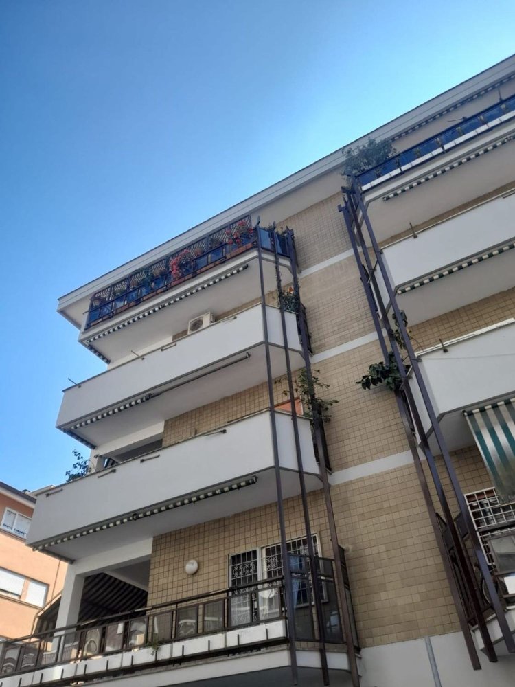 4غرفة شقة في Rome, Italy رقم 238715