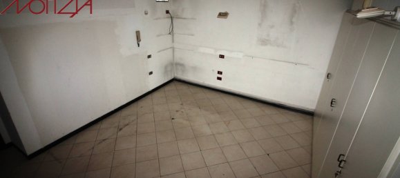 3-Zimmer Gewerbliche Immobilie in Lucca, Italy, Nr. 64891 8